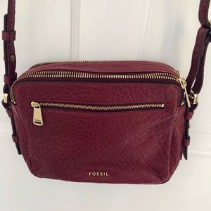 NWOT Fossil Leather Crossbody Purse in Burgundy (includes dust bag & care card)